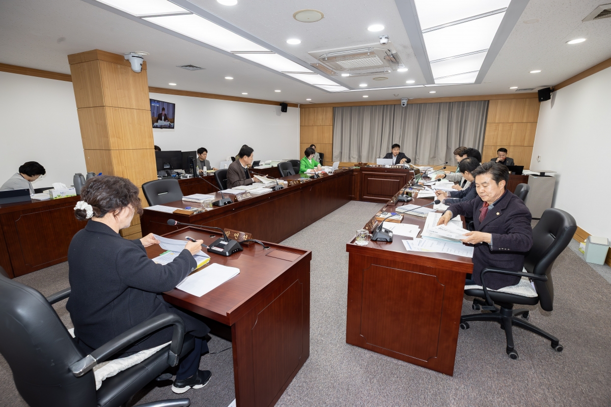 20251127-032[AMG_8455-제292회 제2차 정례회시 문화환경위원회 소관 2026년도 예산안 및 기금운용계획안 예비심사 활동.jpg