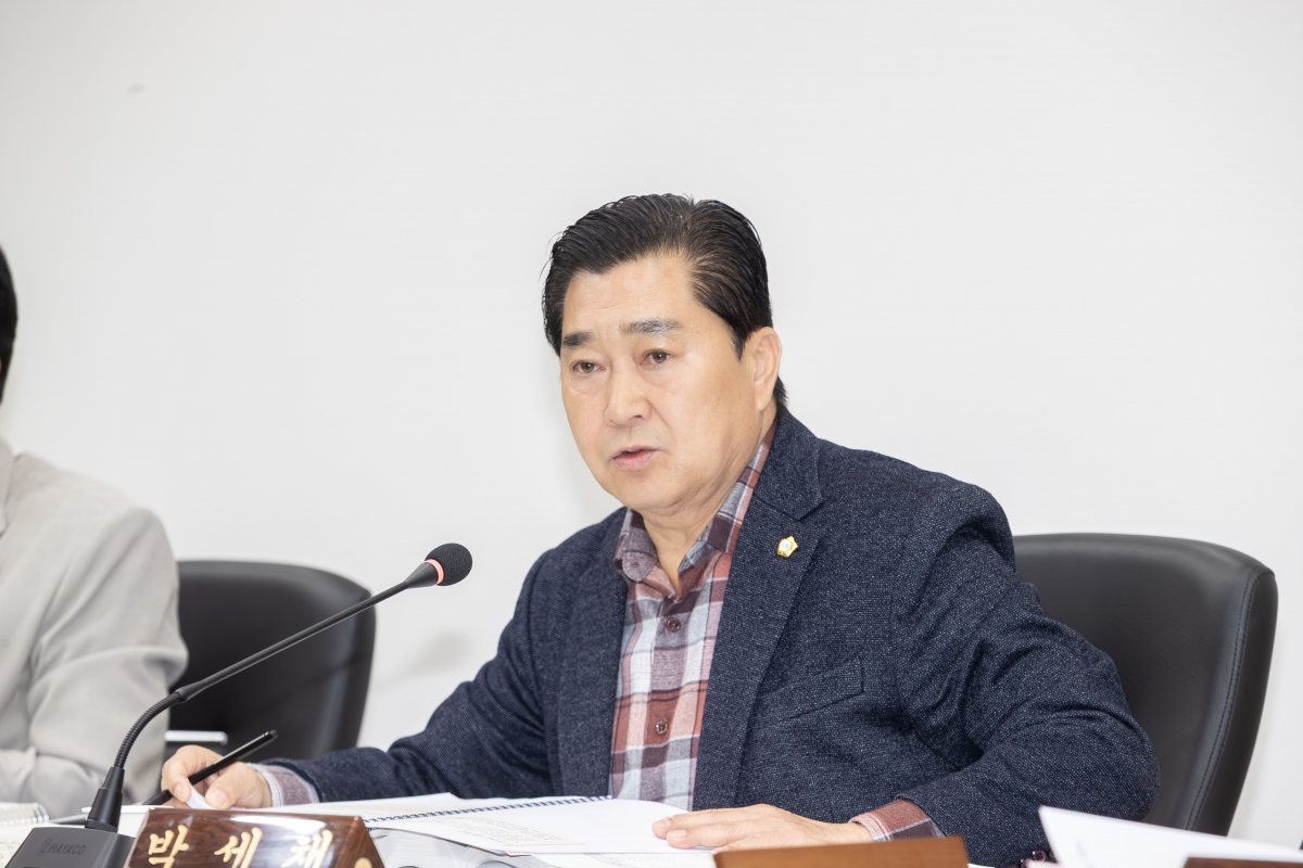 20251127-055[AMG_8631-제292회 제2차 정례회시 문화환경위원회 소관 2026년도 예산안 및 기금운용계획안 예비심사 활동.jpg