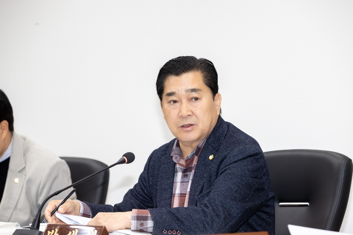 20251127-054[AMG_8628-제292회 제2차 정례회시 문화환경위원회 소관 2026년도 예산안 및 기금운용계획안 예비심사 활동.jpg