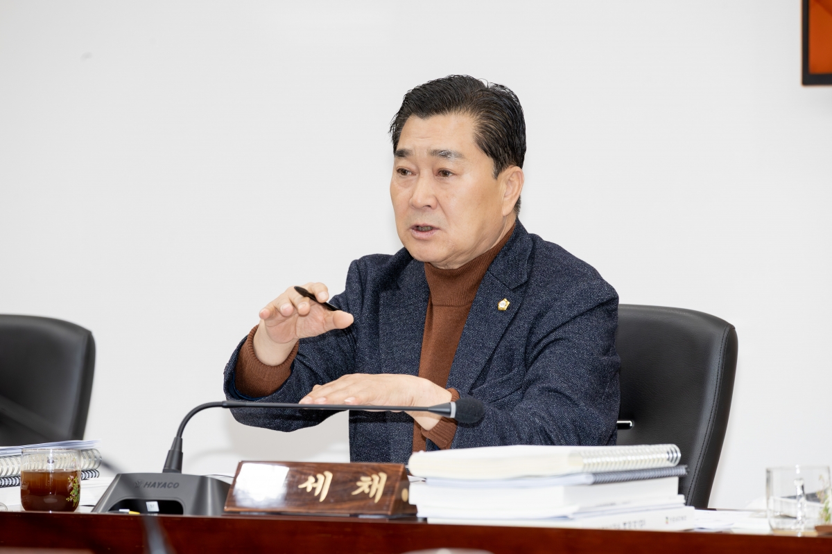 20251202-028[AMG_9482-제292회 제2차 정례회시 문화환경위원회 소관 2026년도 예산안 및 기금운용계획안 예비심사 활동.jpg