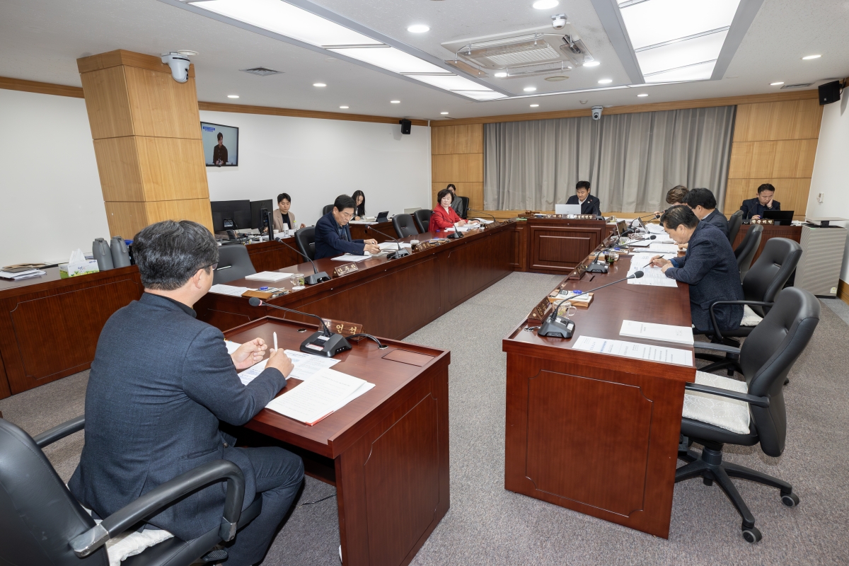 20251126-067[AMG_8187-제292회 제2차 정례회시 문화환경위원회 조례안 등 심사활동.jpg