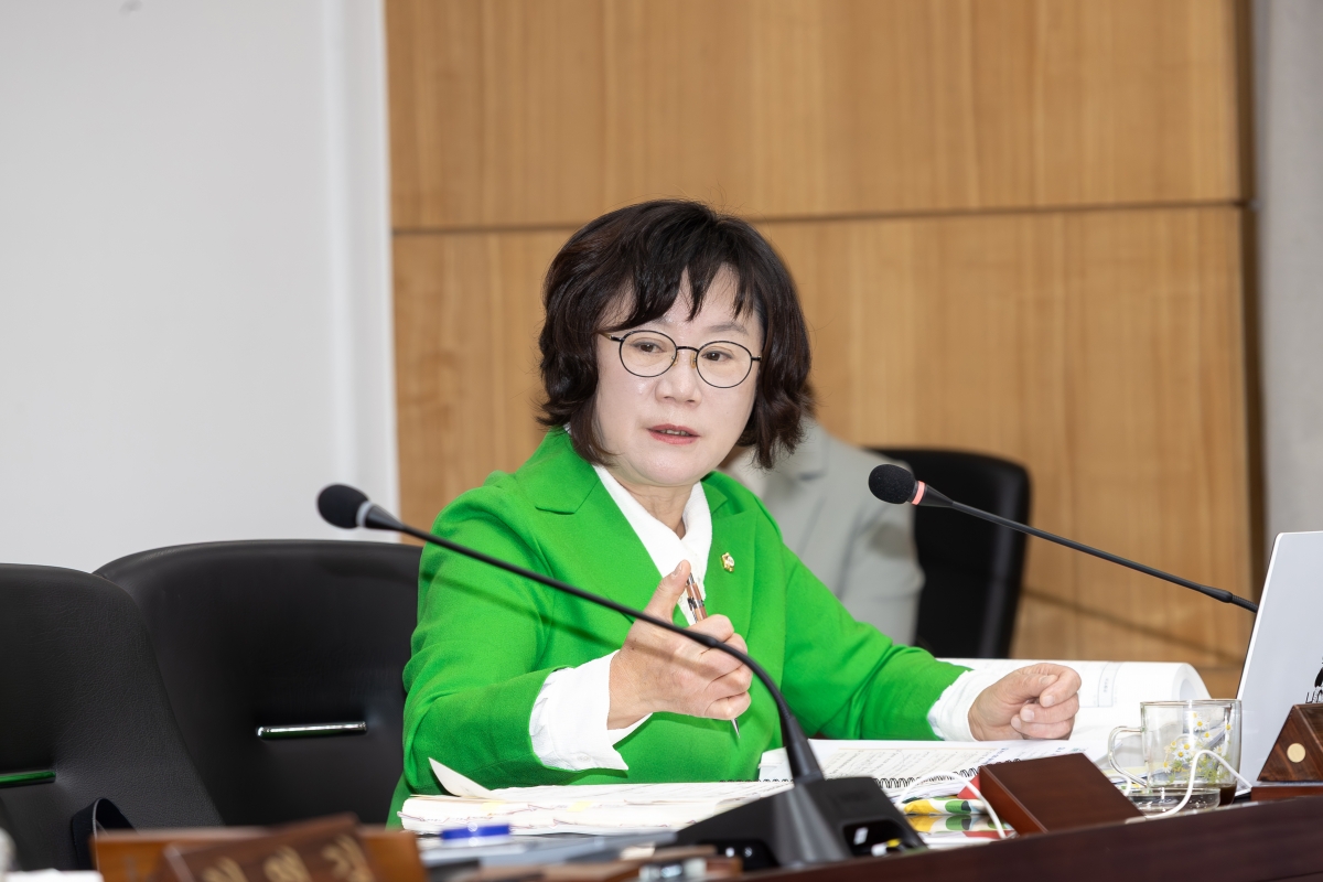 20251127-045[AMG_8517-제292회 제2차 정례회시 문화환경위원회 소관 2026년도 예산안 및 기금운용계획안 예비심사 활동.jpg