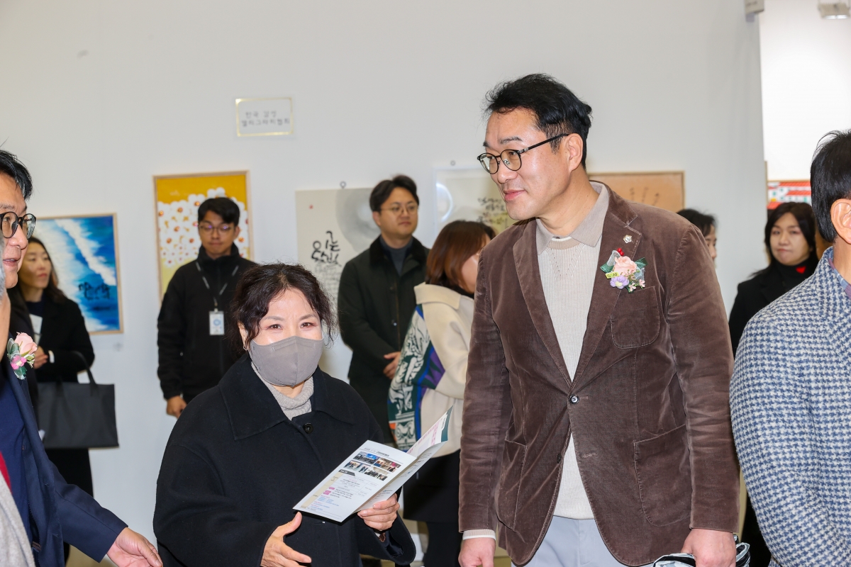 20251204-094[AMG_9977-1-2025 구미아트페어.JPG