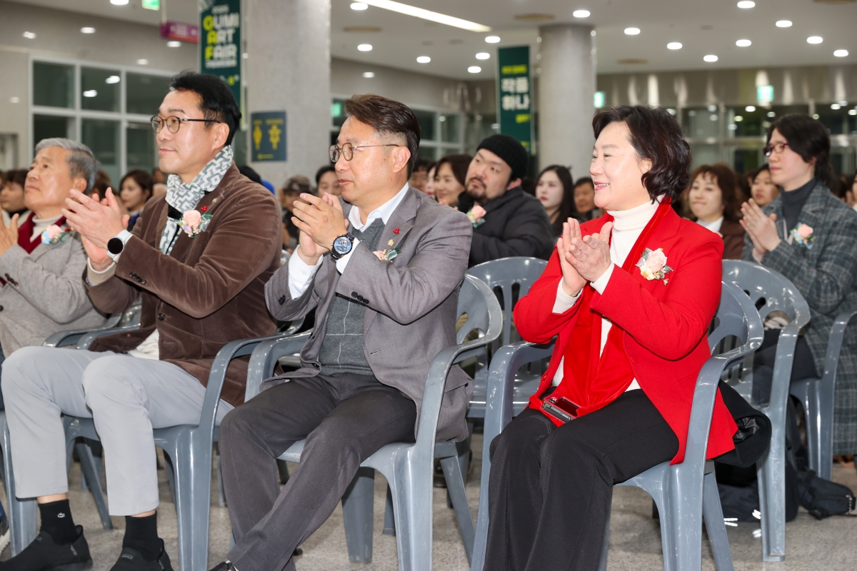 20251204-072[AMG_9902-1-2025 구미아트페어.JPG