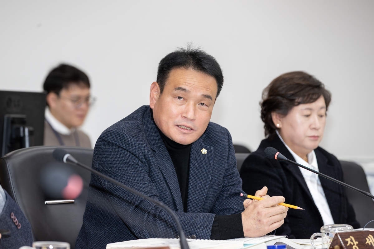 20251204-030[AMG_9701-제292회 제2차 정례회시 예산결산특별위원회 2026년도 예산안 및 기금운용계획안 심사 활동.jpg