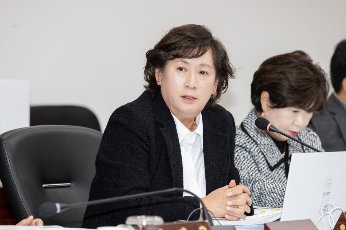 20251204-032[AMG_9707-제292회 제2차 정례회시 예산결산특별위원회 2026년도 예산안 및 기금운용계획안 심사 활동.jpg