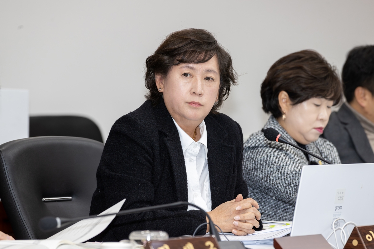 20251204-031[AMG_9704-제292회 제2차 정례회시 예산결산특별위원회 2026년도 예산안 및 기금운용계획안 심사 활동.jpg