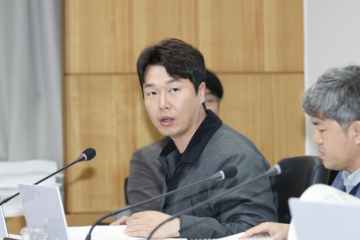 20251209-005[AMG_0281-1-제292회 제2차 정례회시 예산결산특별위원회 2026년도 예산안 및 기금운용계획안 심사 활동.jpg