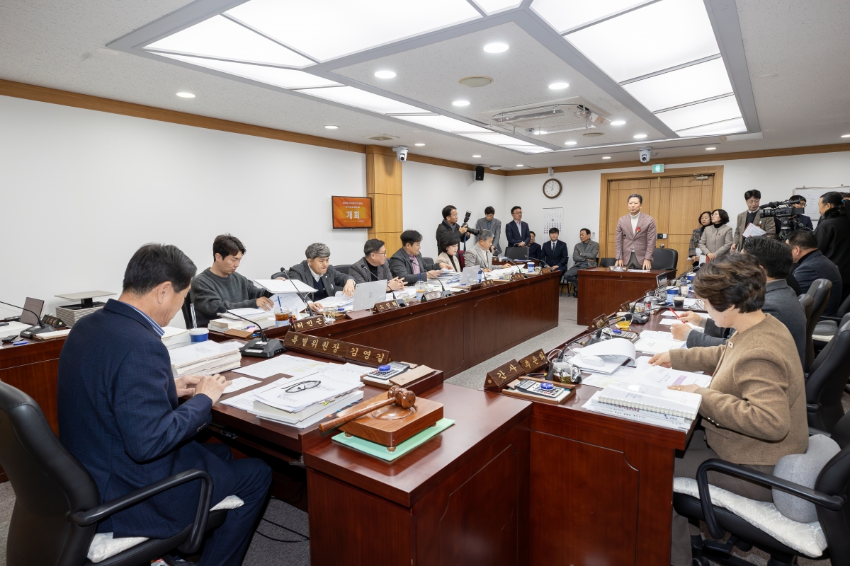 20251204-001[AMG_9602-제292회 제2차 정례회시 예산결산특별위원회 2026년도 예산안 및 기금운용계획안 심사 활동.jpg