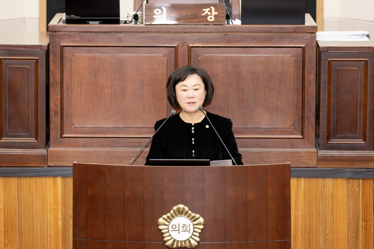 20251211-048[AMG_0823-제292회 제2차 정례회 제2차 본회의시 이정희 문화환경위원회 간사 상임위원회 활동과보고.jpg