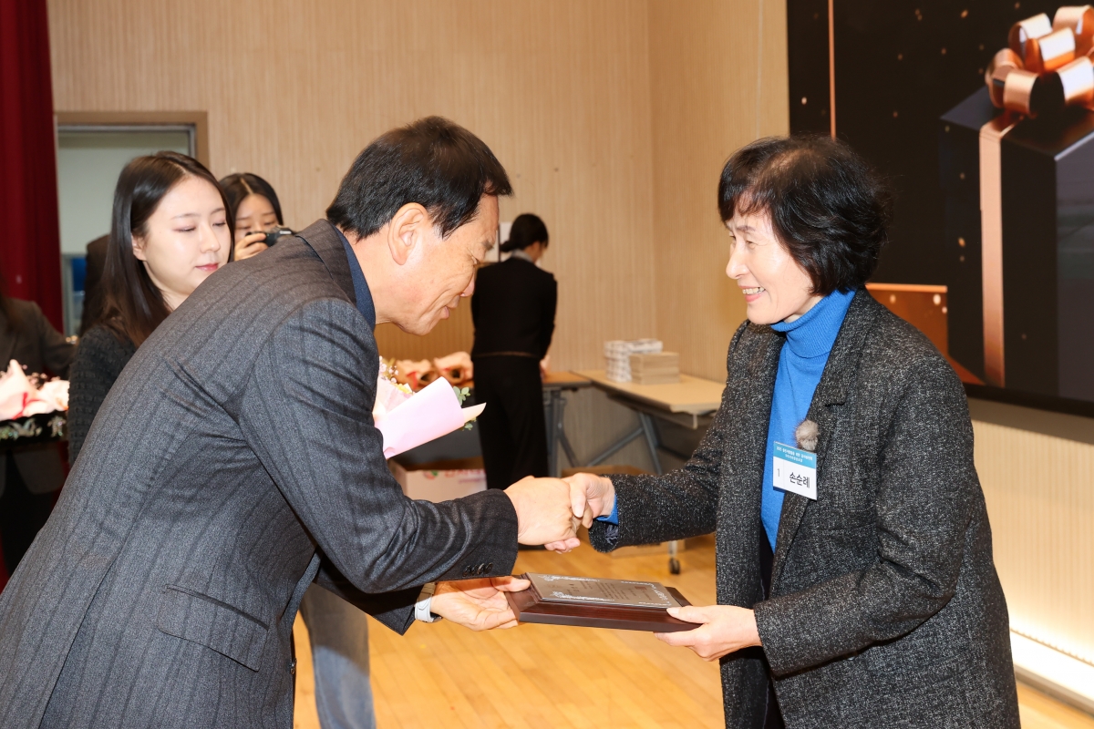 20251216-016[AMG_1397-1-장애인복지관 및 체육관 송년회.JPG