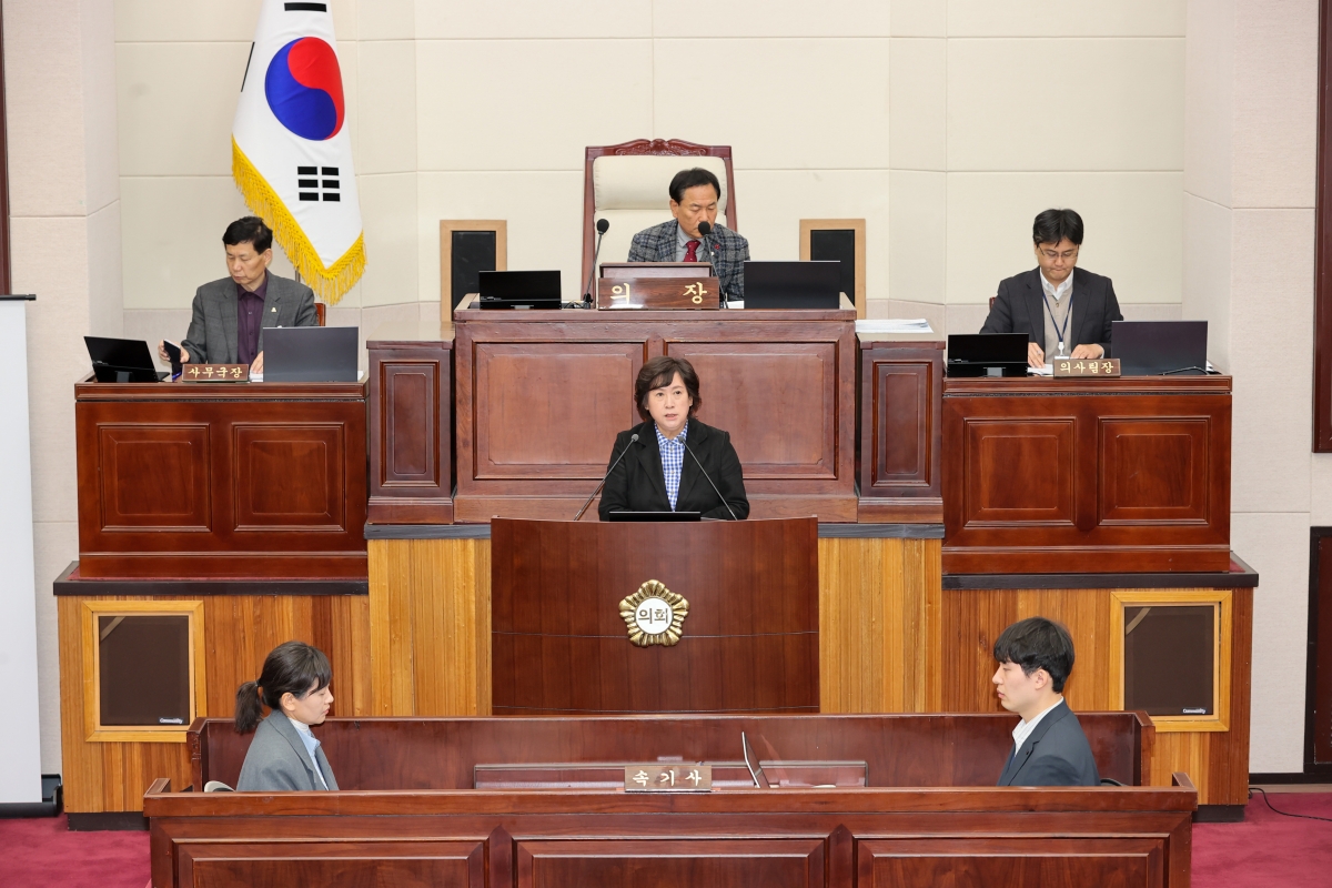 20251217-027[AMG_1629-1-제292회 제2차 정례회 제3차 본회의시 이지연 의원 5분 자유발언.JPG