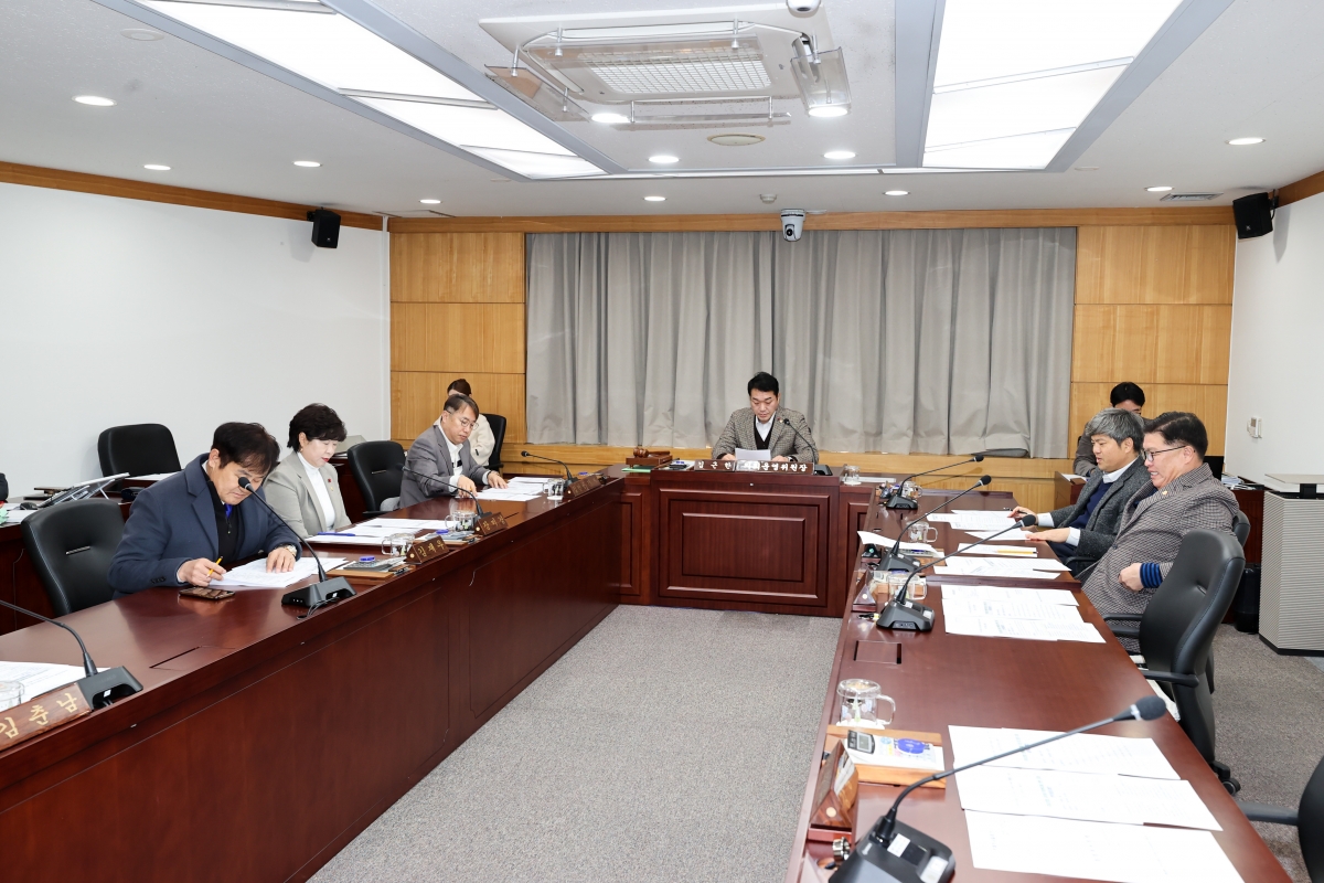 20260106-004[AMG_3482-1-폐회중 의회운영위원회 활동.JPG