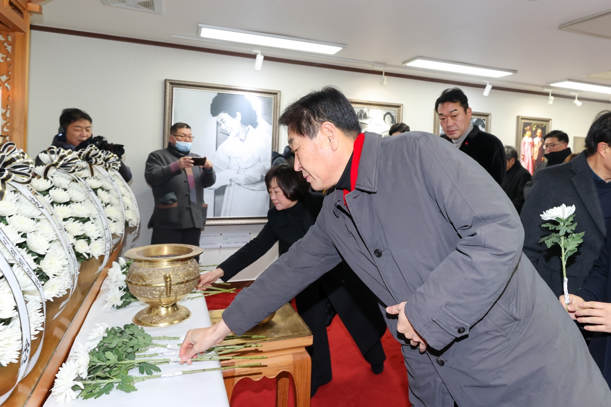 20260102-016[AMG_3053-1-2026 새해 박대통령 생가 참배.JPG