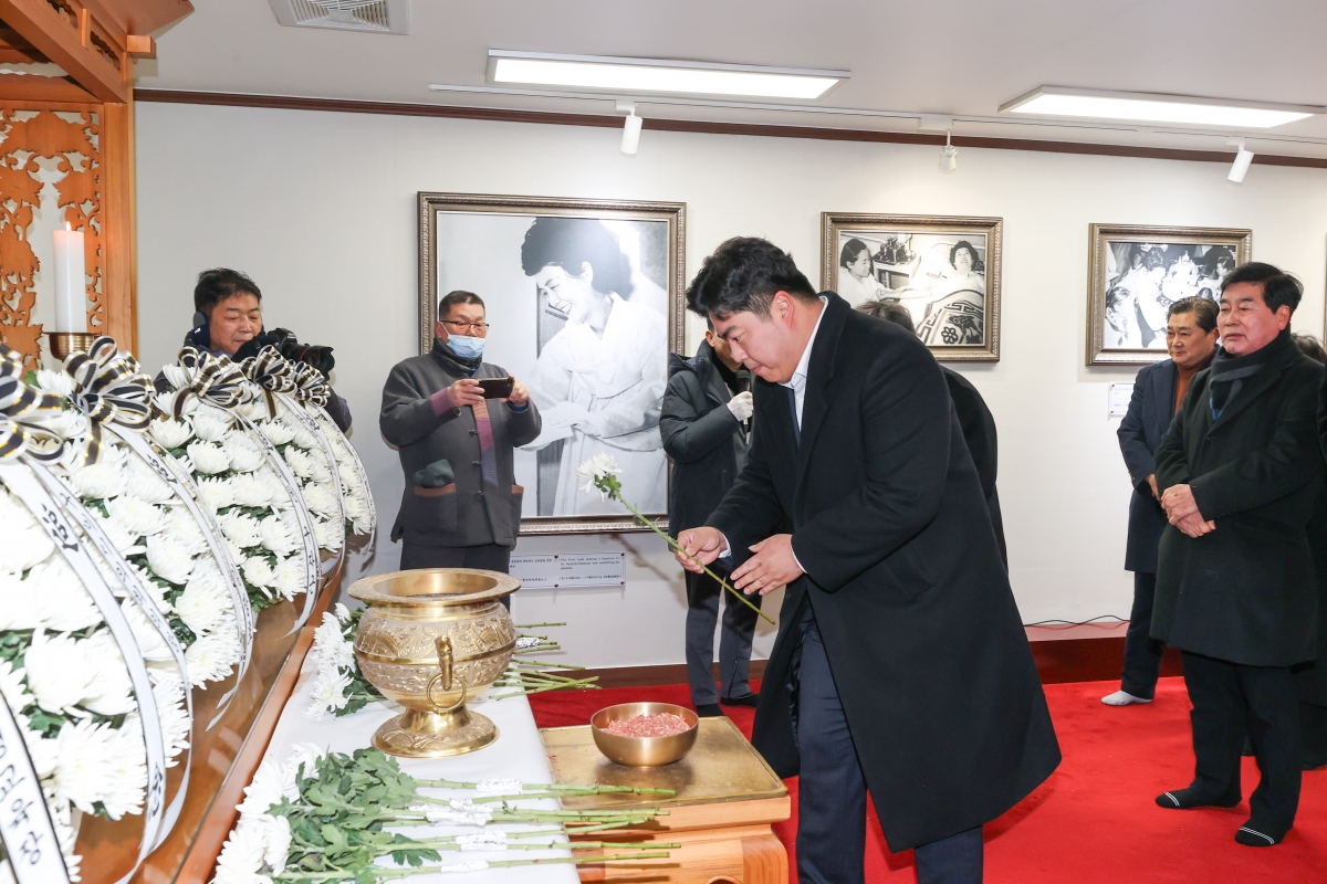 20260102-018[AMG_3057-1-2026 새해 박대통령 생가 참배.JPG