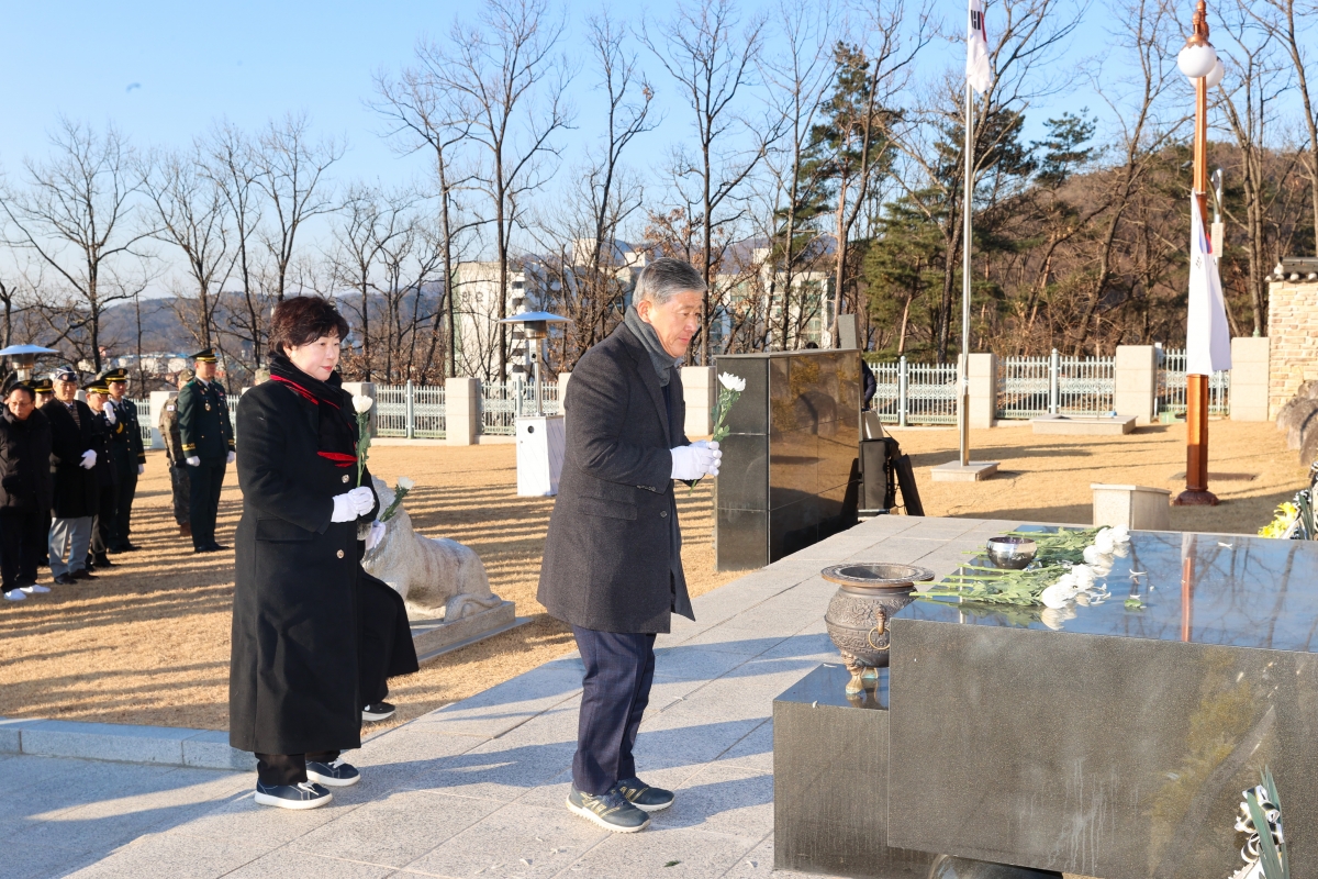 20260102-038[AMG_3105-1-2026 새해 충혼탑 참배.JPG