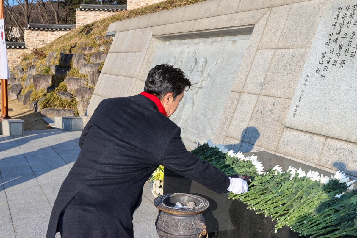 20260102-064[AMG_3159-1-2026 새해 충혼탑 참배.JPG