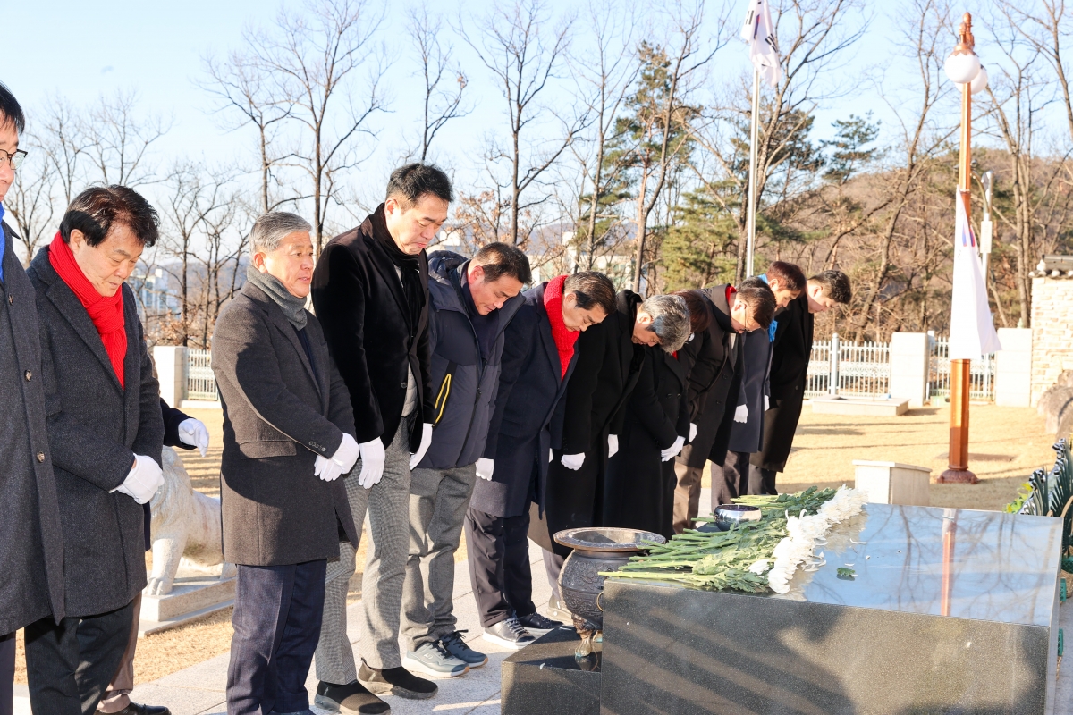 20260102-056[AMG_3142-1-2026 새해 충혼탑 참배.JPG