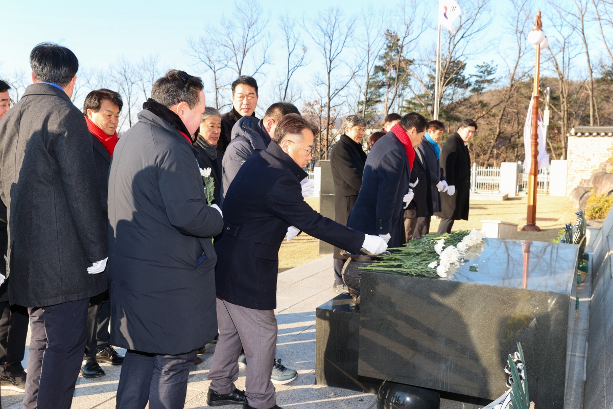 20260102-050[AMG_3131-1-2026 새해 충혼탑 참배.JPG