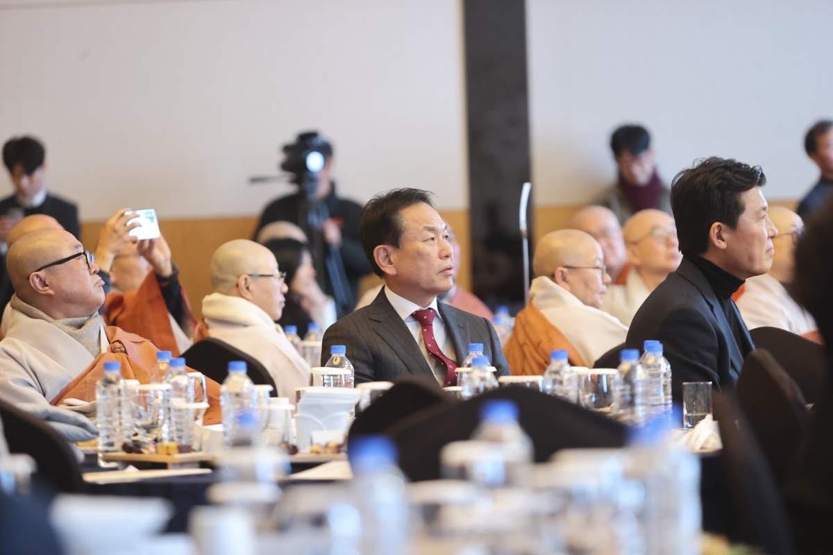 20260110-007[AMG_3562-2-불기2570년 구미불교사암연합회 병오년 신년하례법회.jpg