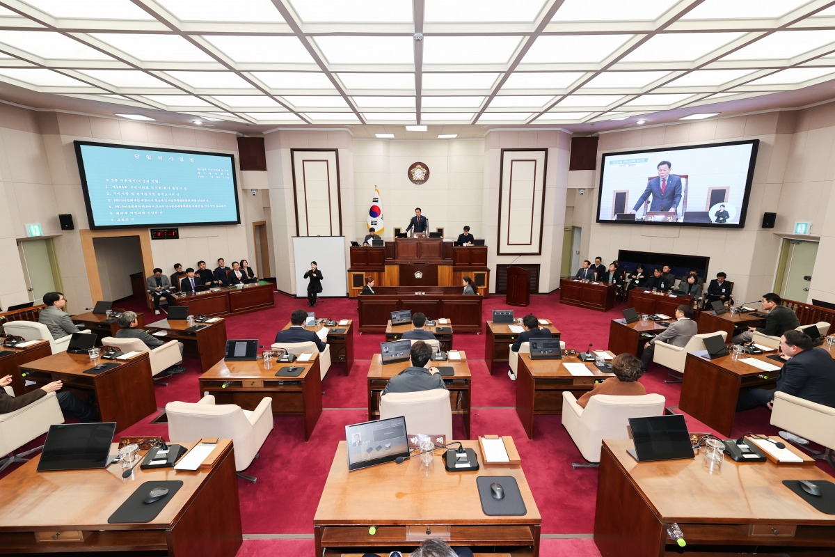 20260113-016[AMG_3796-1-제293회 임시회 제1차 본회의시 박교상 의장 회의주재.JPG