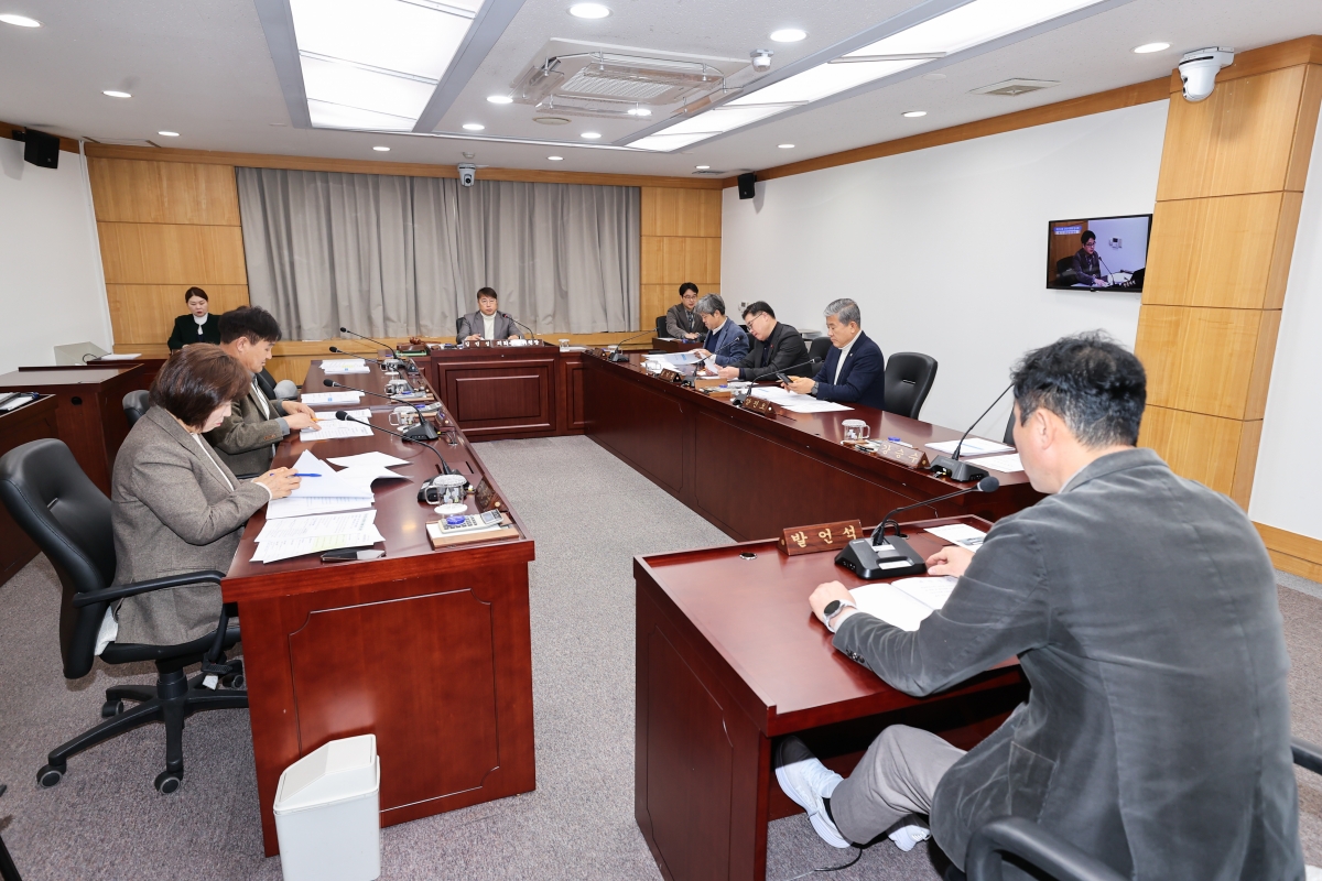 20260114-007[AMG_3819-1-제293회 임시회 의회운영위원회 조례안 등 심사활동.JPG