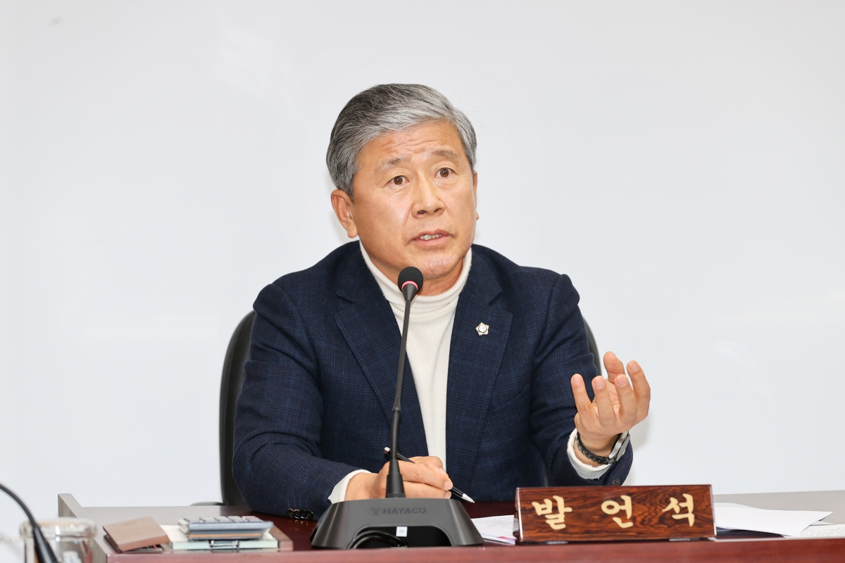 20260114-035[AMG_3895-1-제293회 임시회 산업건설위원회 조례안 등 심사활동.JPG