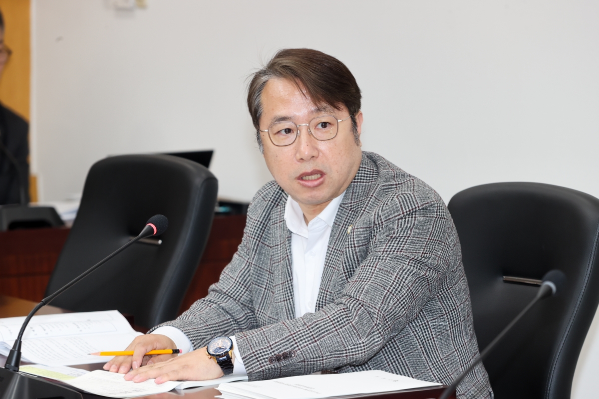 20260312-013[AMG_7728-1-제294회 임시회 기획행정위원회 조례안 심사활동.JPG