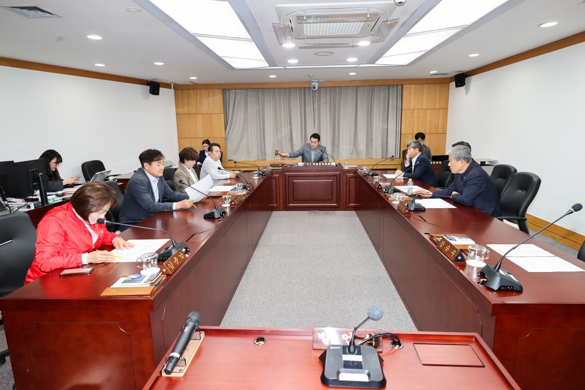 20260408-004[AMG_0136-1-폐회중 의회운영위원회 활동.JPG