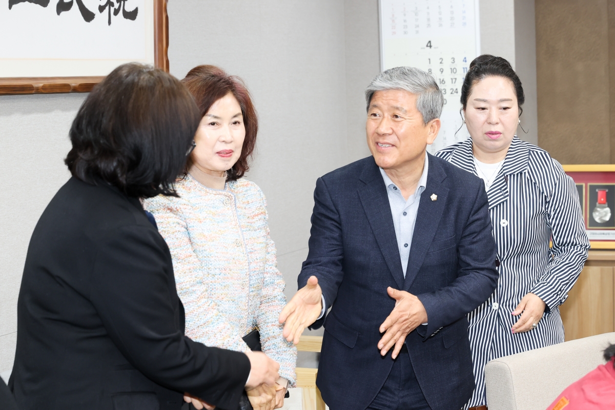 20260409-036[AMG_0230-1-구미시 여성단체협의회장단 의회 방문.JPG