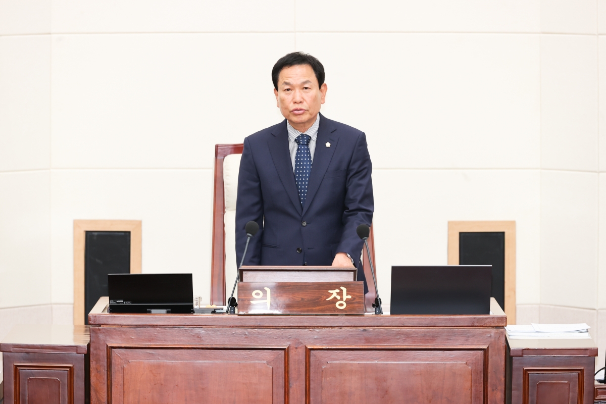 20260415-019[AMG_0388-1-제295회 임시회 제1차 본회의시 박교상 의장 회의주재.JPG