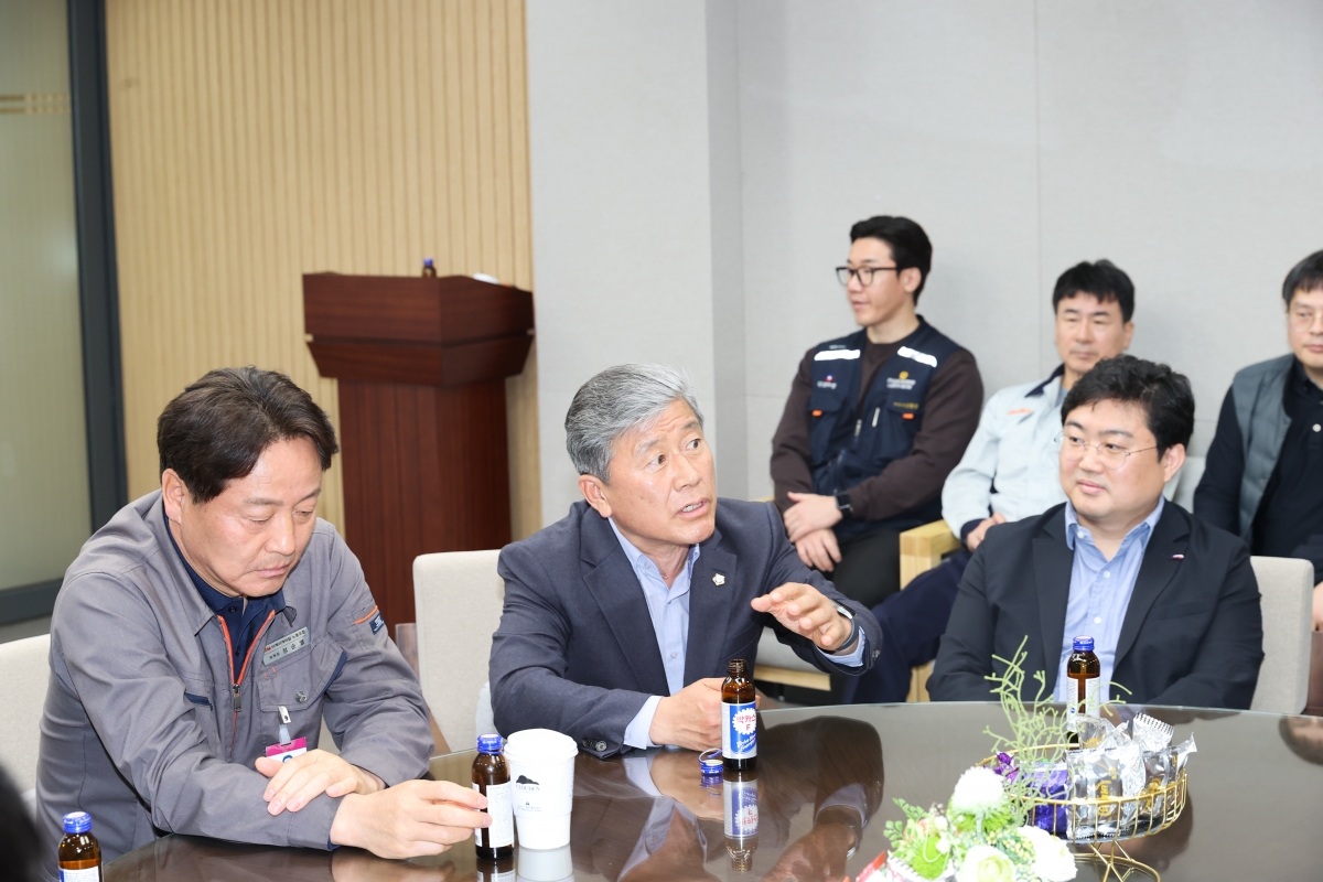 20260415-015[AMG_0350-1-한노총 구미지부 임상택 의장 일행 의회 방문.JPG
