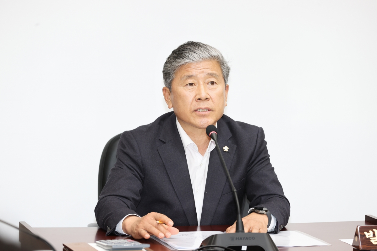20260416-029[AMG_0492-1-제295회 임시회 산업건설위원회 조례안 심사활동.jpg