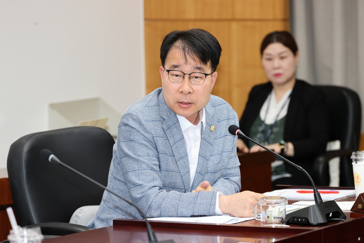20260422-044[AMG_0975-1-폐회중 인사청문특별위원회 활동.JPG