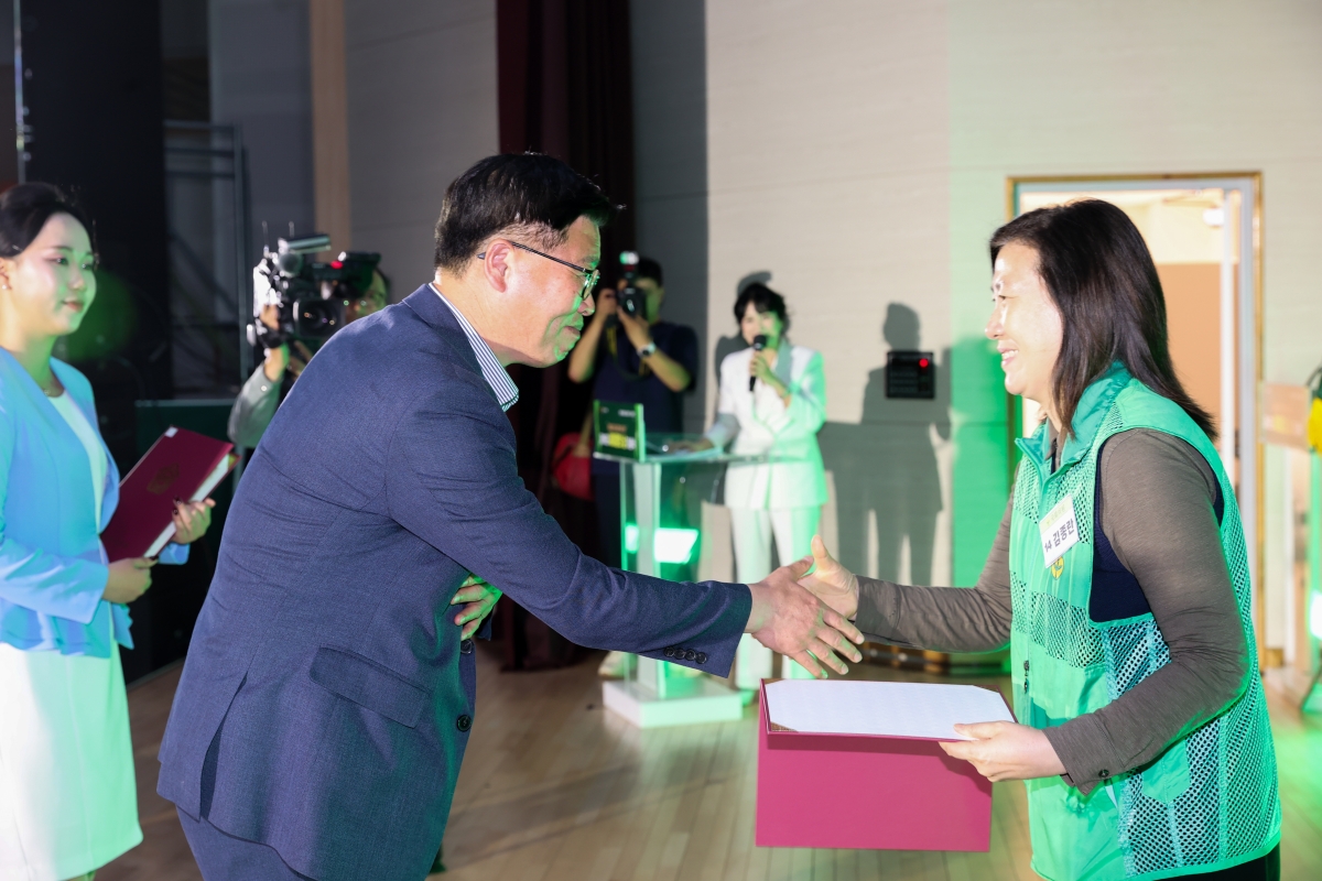 20260422-050[AMG_0991-1-제16회 새마을의 날 기념식.JPG