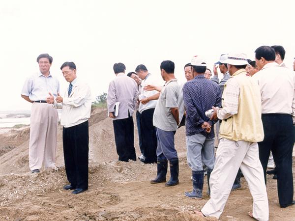 폐회중 산업건설위원회 현장 방문 활동