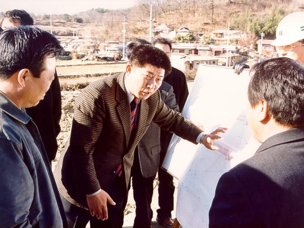 폐회중 산업건설위원회 현장 방문 활동