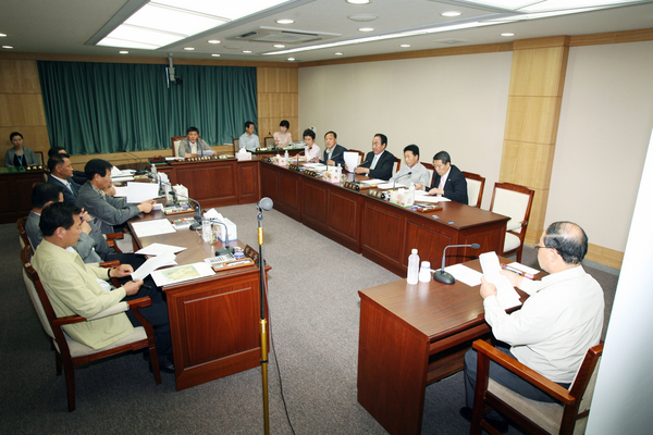 폐회중 산업건설위원회 활동