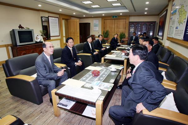 충남 계룡시의회 의장 일행 방문