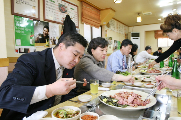 구미시의회 닭 오리고기 시식회 행사 개최