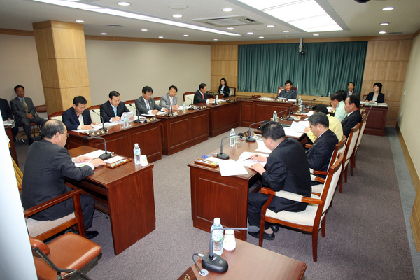 폐회중 산업건설위원회 활동