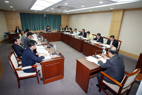 폐회중 산업건설위원회 활동