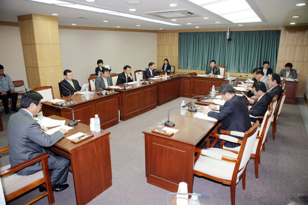 폐회중 산업건설위원회 활동