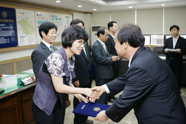 2008년 회계 결산검사위원 위촉장 수여식 참석