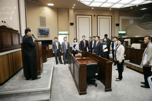 경운대학교 최고경영자 과정반 의회 방문