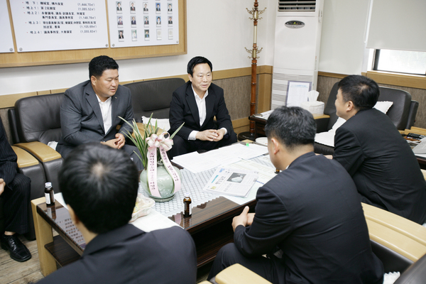 선산 청년회의소 회장단 의회 방문