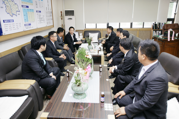 선산 청년회의소 회장단 의회 방문