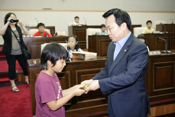 장천초등학교 학생 일행 방문