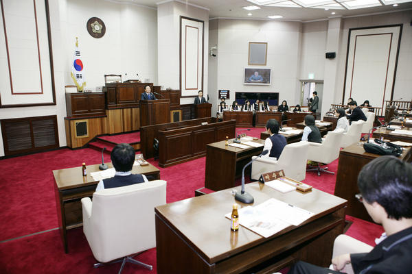 경북 관내 중학생 모의의회 개최
