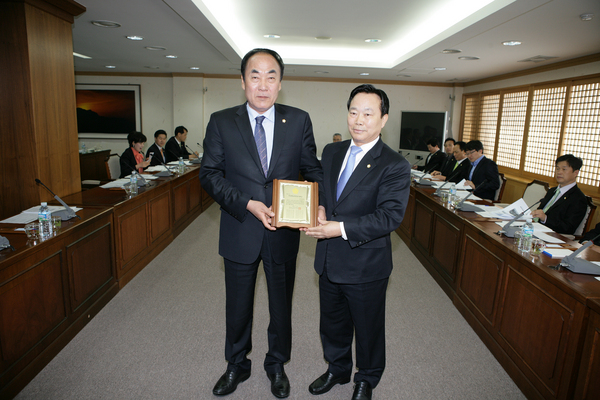  경상북도 의정봉사대상 시상